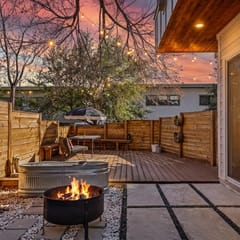 Pet-Friendly East Austin 2BR | Sauna, BBQ, W/D