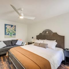 Medical Center 3BR Condo w/ Pool, Desk, Long Stays