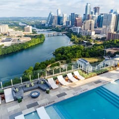 Luxury Condo Overlooking Lady Bird Lake & Dt ~ Rooftop Pool