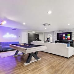 Spacious Family Retreat- Hot Tub, Games & Fire Pit