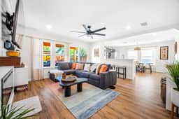 Wanderlust ATX ~Themed Rooms ~ Heated Spa|Luxury Pool