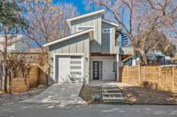 Pet-Friendly East Austin 2BR | Sauna, BBQ, W/D