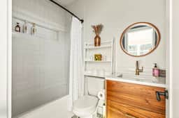 Modern East Austin Home | Sauna | BBQ | Walkable!