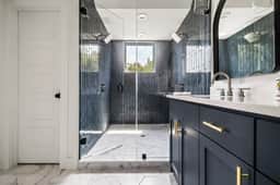 Luxury New Build ~Huge Walk-Out Balcony~