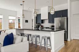 Luxury New Build ~Huge Walk-Out Balcony~ - Image 4