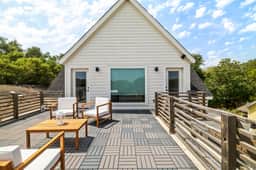 Luxury New Build ~Huge Walk-Out Balcony~ - Image 3