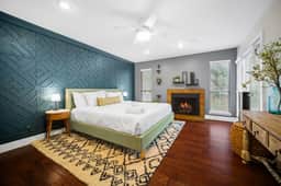 Beautiful & Quiet Oasis // Safest Area of DT Austin *King Bed*