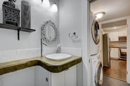 Safe & Quiet Oasis in DT ~Perfect Location~
