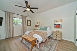 *Free Heated* Pool & Hot Tub, Large Home, King Bed