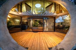 The DOME House  ~An Iconic Stay on Lake Austin~
