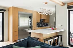 La Buena Vida: Serene Family Retreat with Spa & Outdoor Living