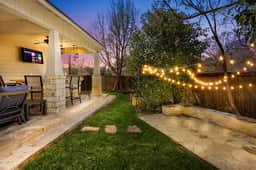 Relax & Entertain | Firepit, Grill, Near Riverwalk