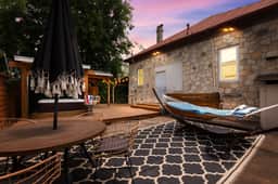 Heart of Southtown | Hot Tub | Hammock | King &TVs