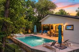 Luxury South Lamar Oasis | Pool, Spa & Fire Pit - Image 4