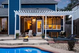 Stunning Designer Home ~Jacuzzi~ Safe Neighborhood - Image 4