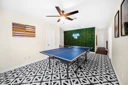 Perfect 4000sqft Retreat ~ 12 Beds! ~ Safe Neighborhood (Austin) - Image 4
