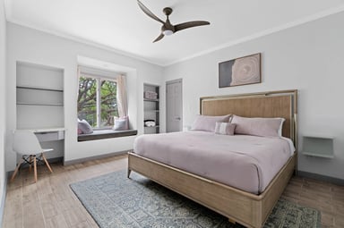 Master Bedroom — 1 rollaway twin