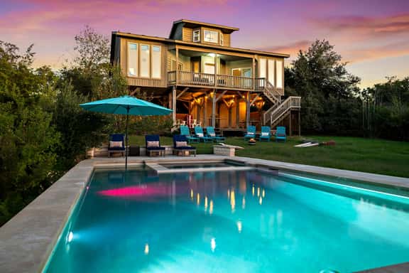 Luxury Hill Country Getaway ~ Sparkling Pool & Jacuzzi - Image 1