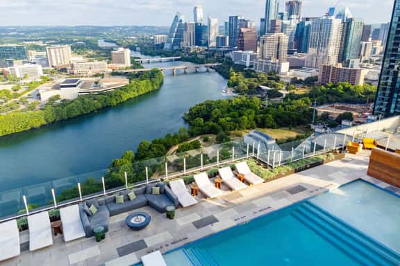 Luxury Condo Overlooking Lady Bird Lake & Dt ~ Rooftop Pool - Image 1
