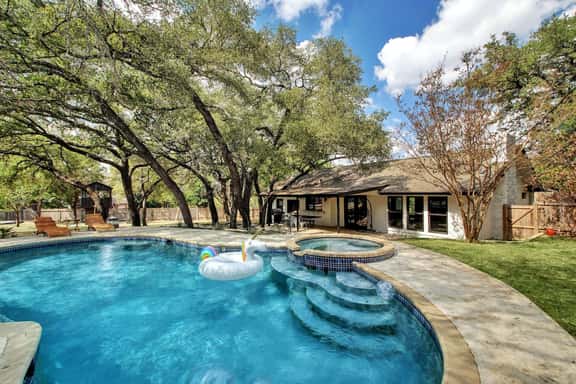 Austin Oasis: Pool, Pickleball, Hot Tub, Sleeps 10 - Image 1