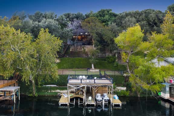 Gorgeous Lakehouse ~Private Boat Slip~ Lake Austin - Image 1