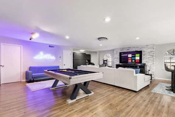 Spacious Family Retreat- Hot Tub, Games & Fire Pit - Image 1
