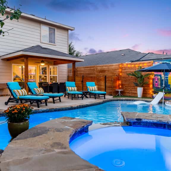 Wanderlust ATX ~Themed Rooms ~ Heated Spa|Luxury Pool - Image 1