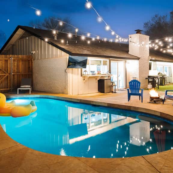 HOLY DUCK! Sparkling Heated Pool ~ Outdoor TV's - Image 1