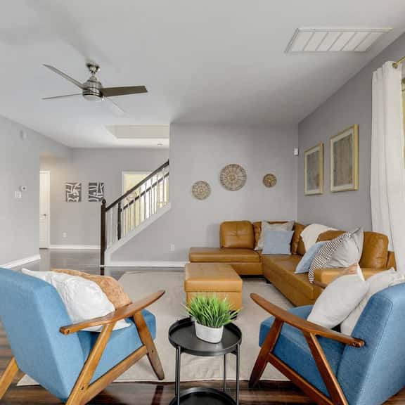 Perfect 4000sqft Retreat ~ 12 Beds! ~ Safe Neighborhood (Austin) - Image 1
