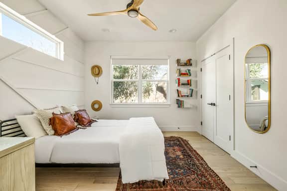 Pet-Friendly East Austin 2BR | Sauna, BBQ, W/D