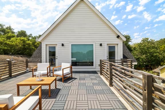Luxury New Build ~Huge Walk-Out Balcony~ - Image 3