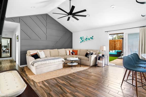 HOLY DUCK! Sparkling Heated Pool ~ Outdoor TV's