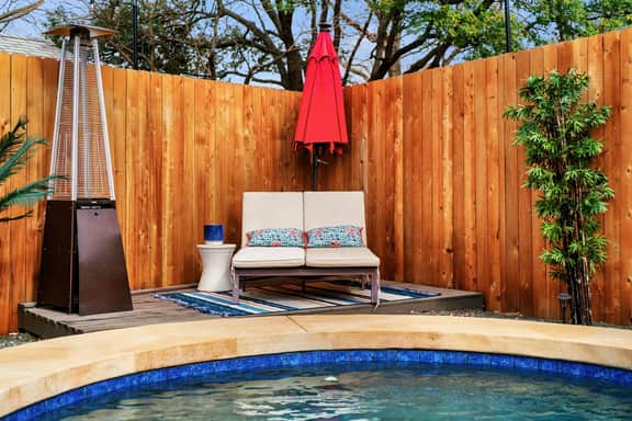 Holy Duck! FREE Heated Pool ~Outdoor TV's~ Firepit
