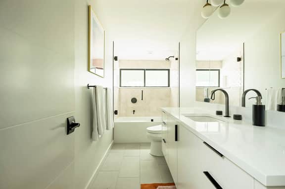 La Buena Vida: Modern Oasis w/ Pool, Spa, & Sauna