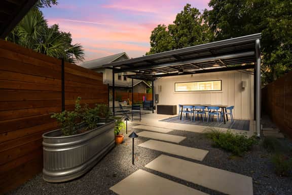 Warm King Wm Getaway | Heated Pool Near Riverwalk - Image 5