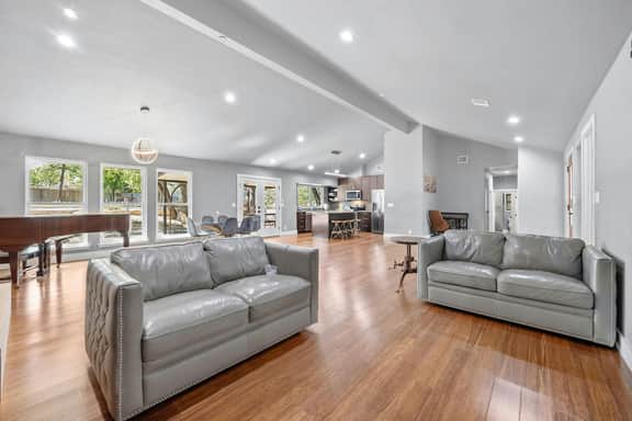 Austin Oasis: Pool, Pickleball, Hot Tub, Sleeps 10 - Image 4