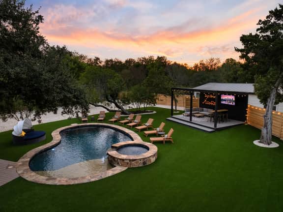 La Mariposa ~ 2 Luxury Homes on Full Acre ~ Sleeps 25 - Image 5