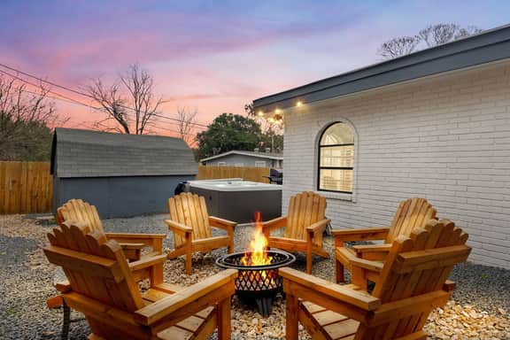 Spacious Family Retreat- Hot Tub, Games & Fire Pit - Image 4
