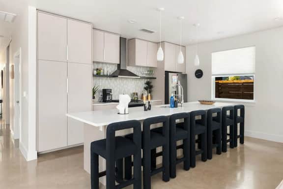 Hyde Park Hideaway | Backyard Fun + Fast to Dtwn - Image 5