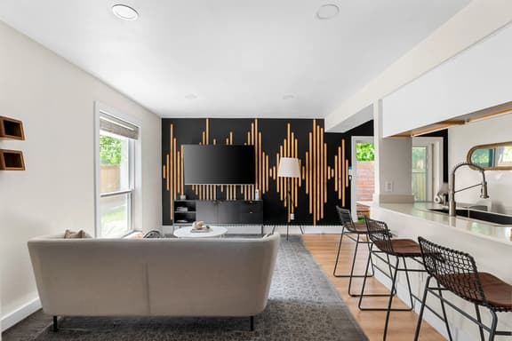 Luxurious South Congress Condo *King Bed* (Austin)