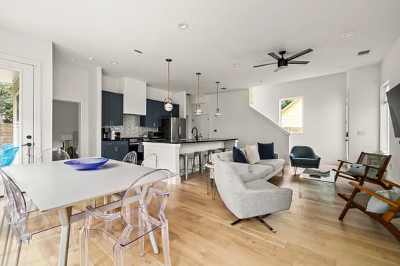 Luxury New Build ~Huge Walk-Out Balcony~