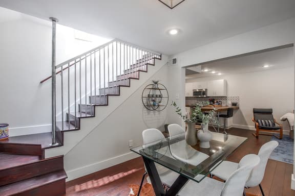 Safe & Quiet Oasis in DT ~Perfect Location~