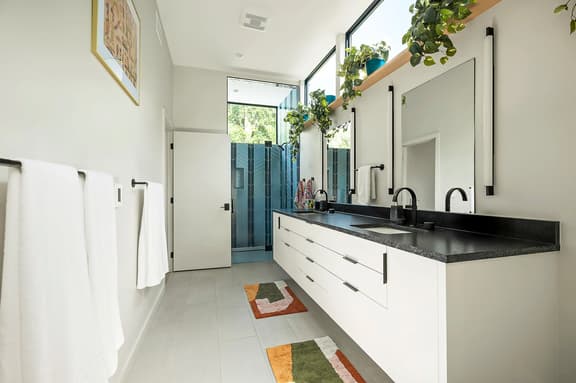 La Buena Vida: Modern Oasis w/ Pool, Spa, & Sauna