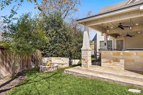 Relax & Entertain | Firepit, Grill, Near Riverwalk
