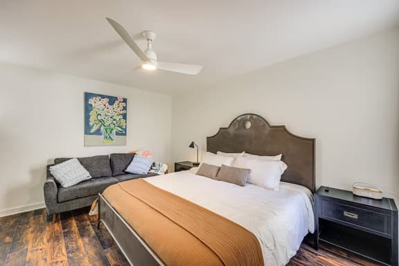 Quiet Condo w/ Laundry, Desk, Pool by Hospitals